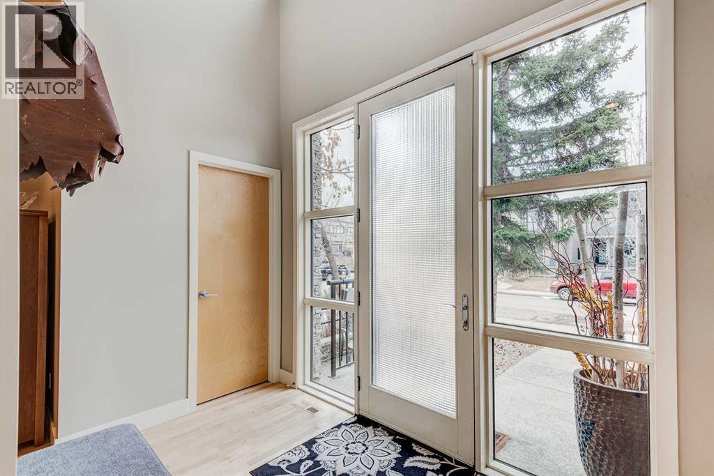 Photo 3 of 3917 15 A Street Sw, Calgary AB