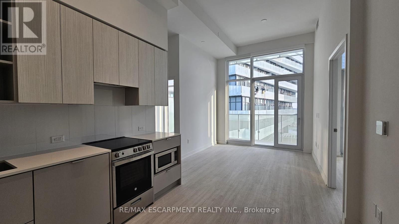 Photo 6 of 608 3883 Quartz Road, Mississauga ON