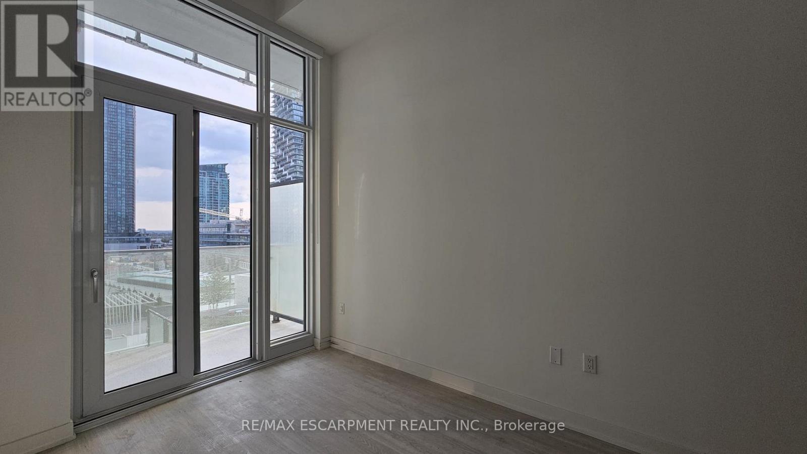 Photo 8 of 608 3883 Quartz Road, Mississauga ON