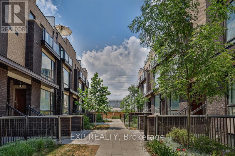 Photo 2 of 94 30 Fieldway Road, Toronto ON