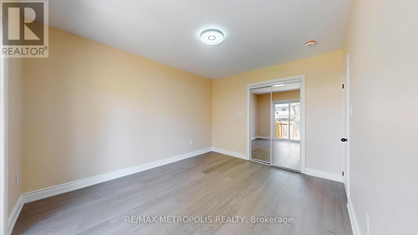 Photo 15 of 7087 Landen Court, Mississauga ON