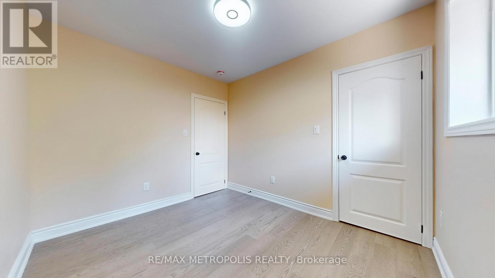 Photo 19 of 7087 Landen Court, Mississauga ON