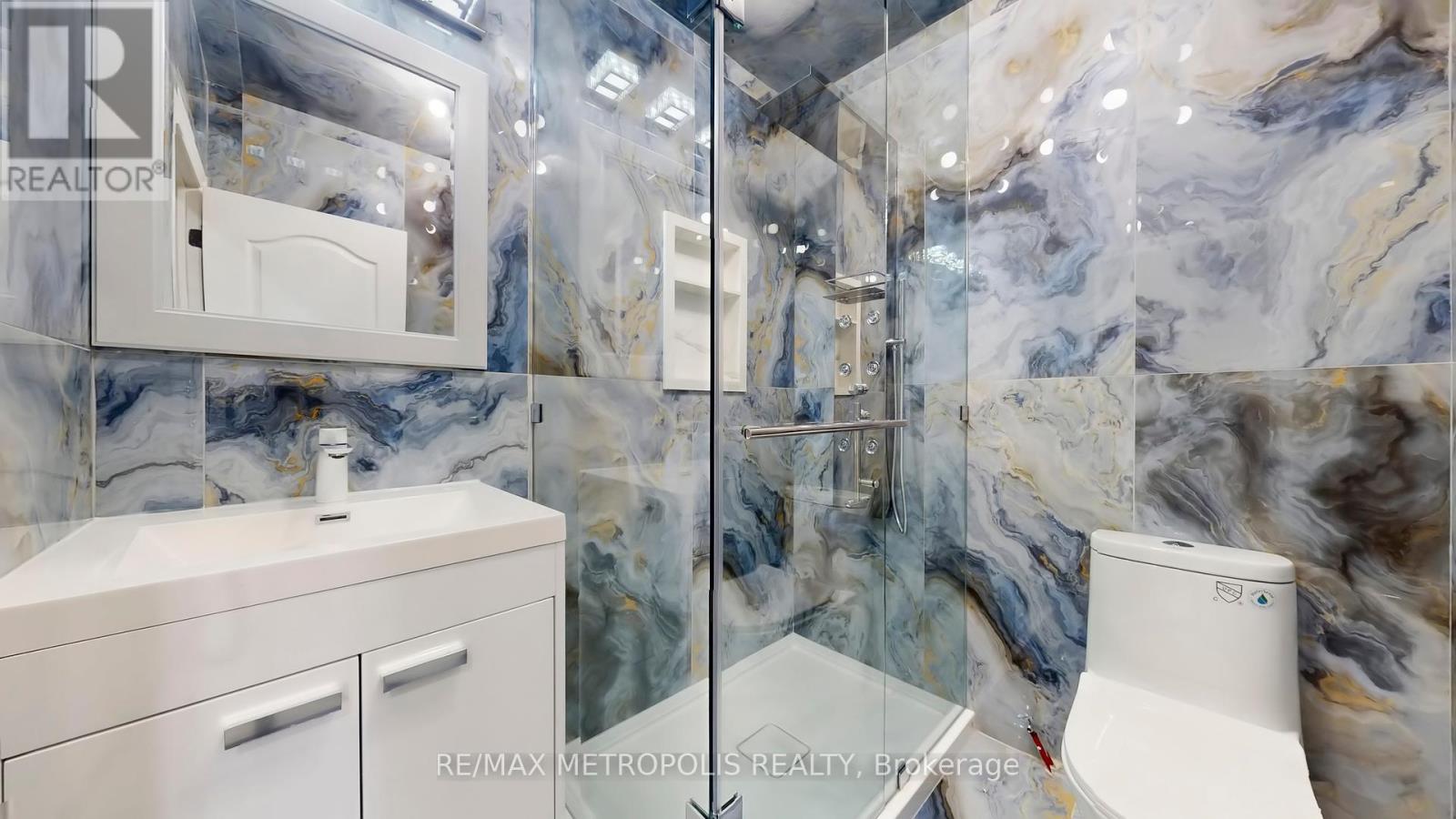 Photo 20 of 7087 Landen Court, Mississauga ON