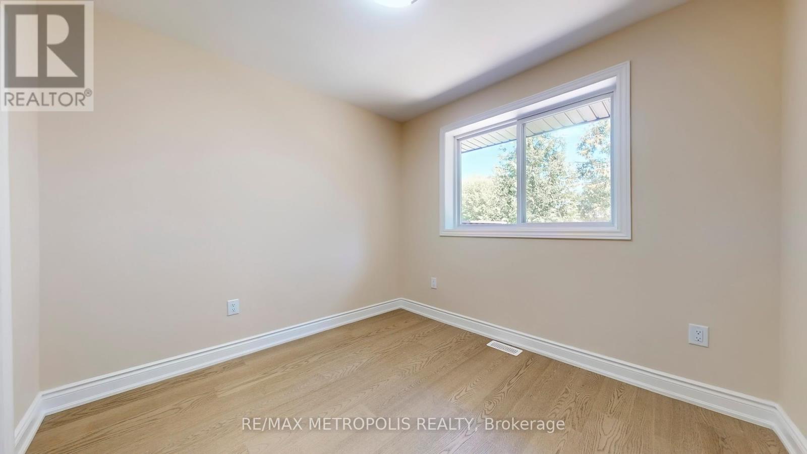 Photo 22 of 7087 Landen Court, Mississauga ON