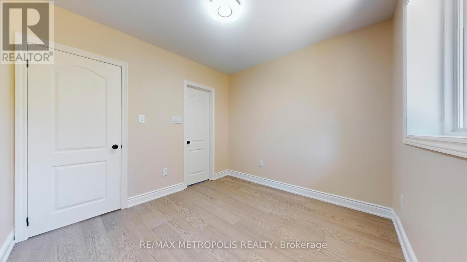 Photo 24 of 7087 Landen Court, Mississauga ON