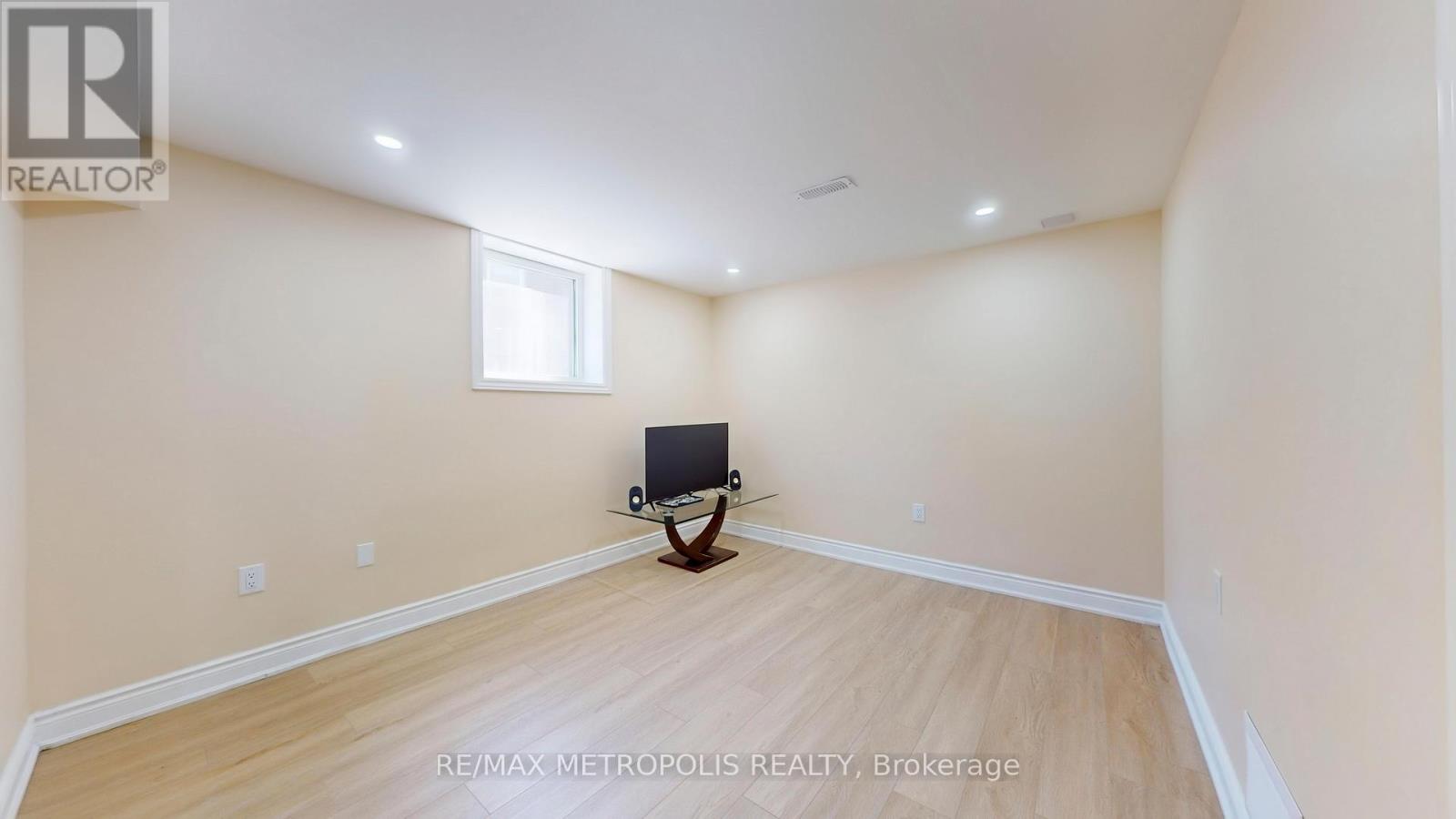 Photo 31 of 7087 Landen Court, Mississauga ON