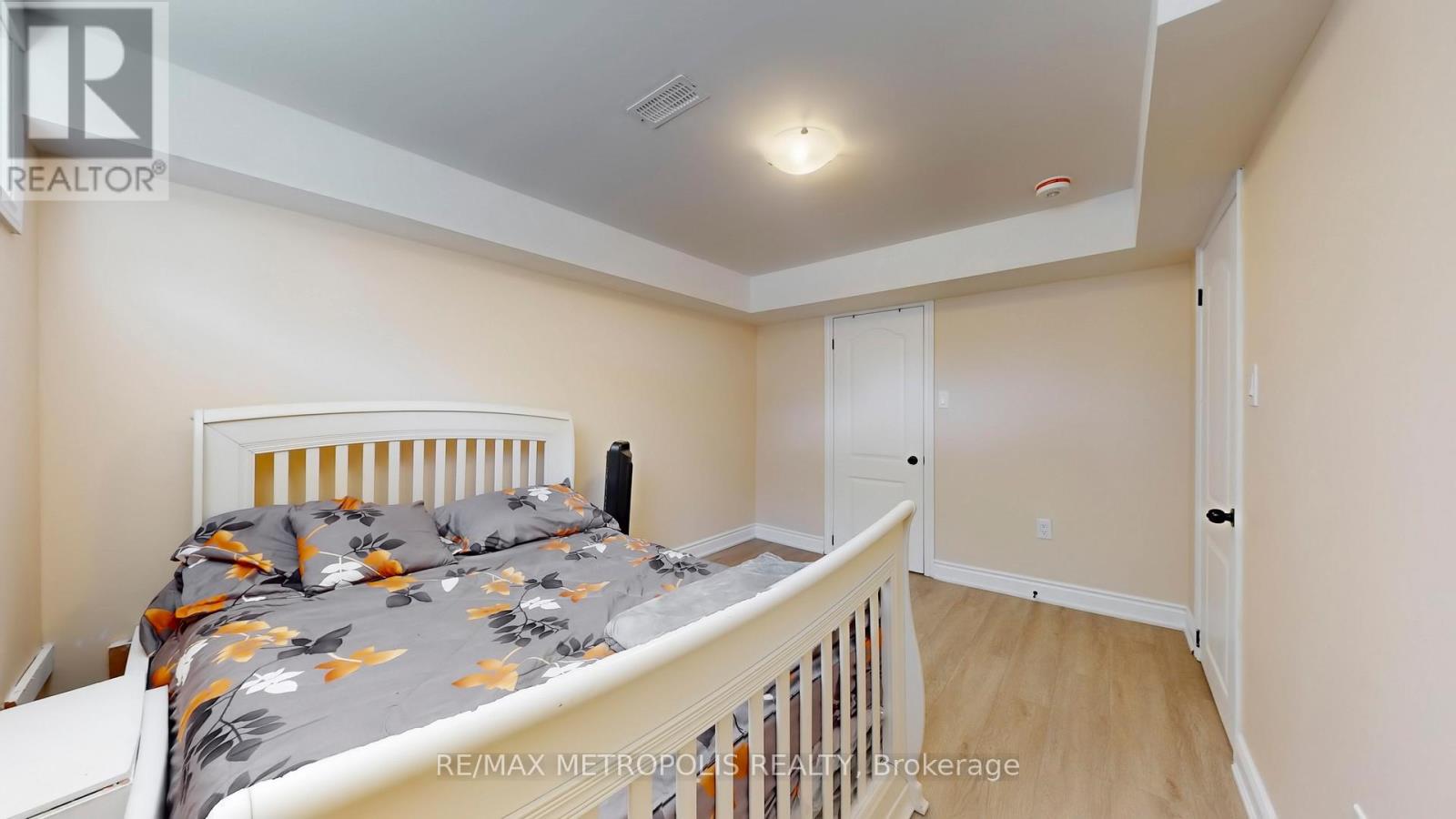Photo 38 of 7087 Landen Court, Mississauga ON