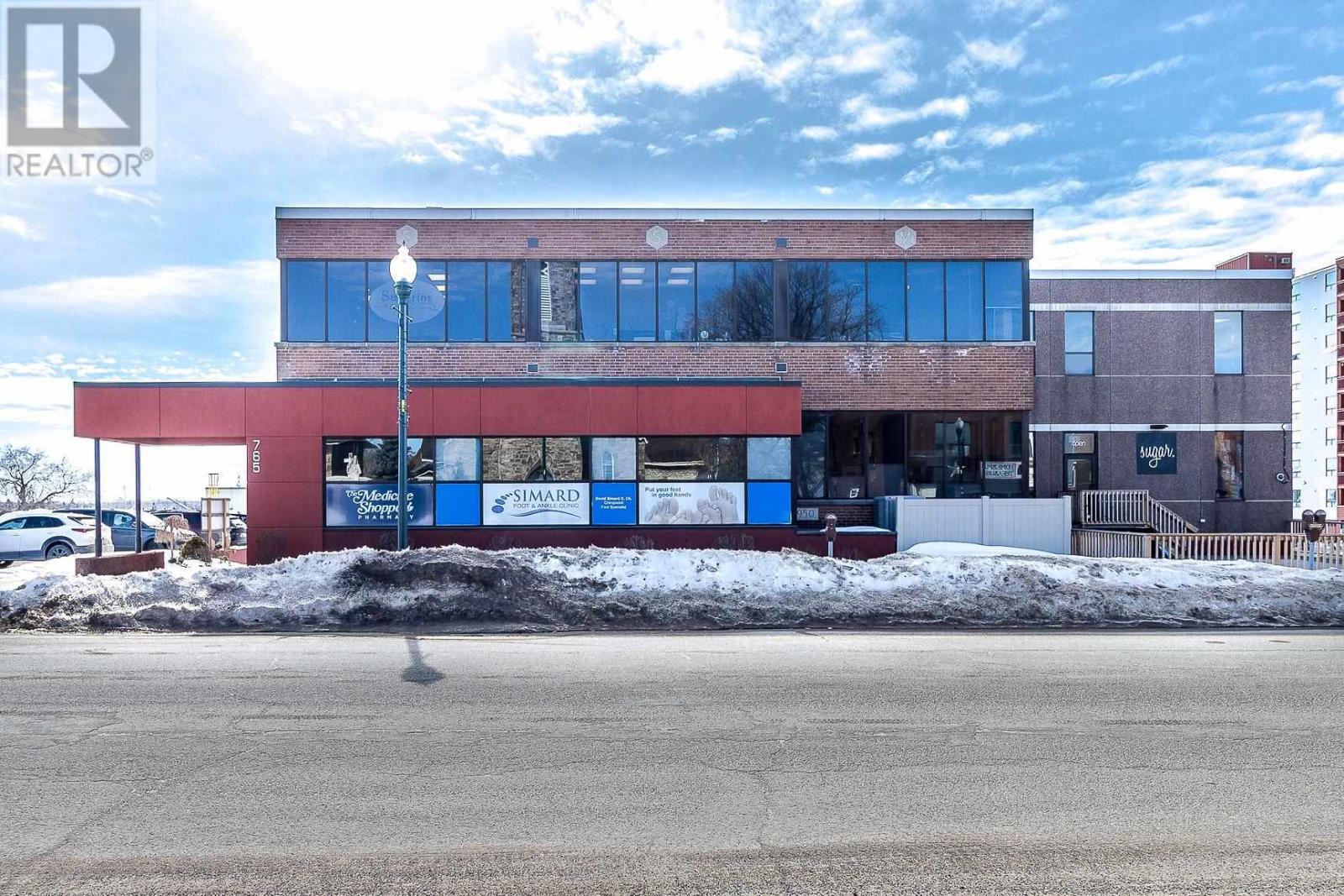 Photo 2 of 765 Queen St, Sault Ste Marie ON