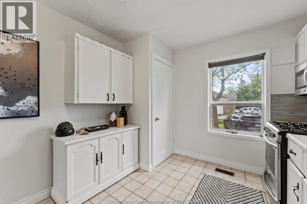 Photo 31 of 297 Talbot South, Essex ON