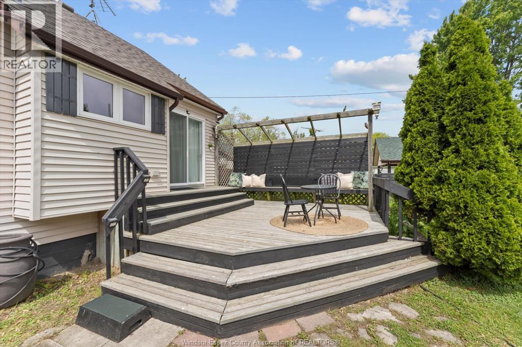 Photo 7 of 297 Talbot South, Essex ON