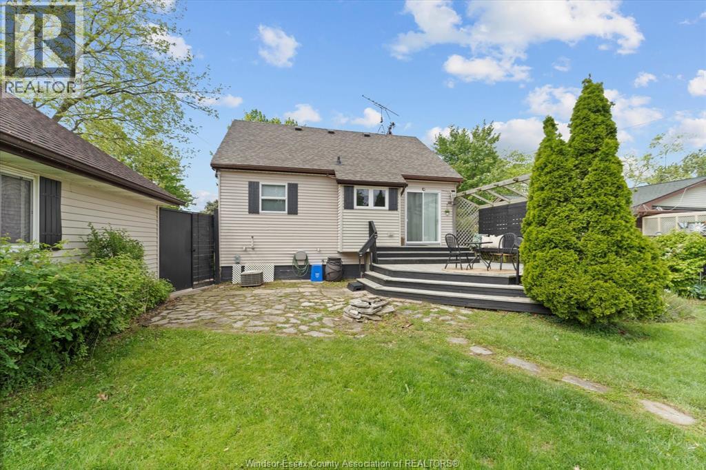 Photo 10 of 297 Talbot South, Essex ON