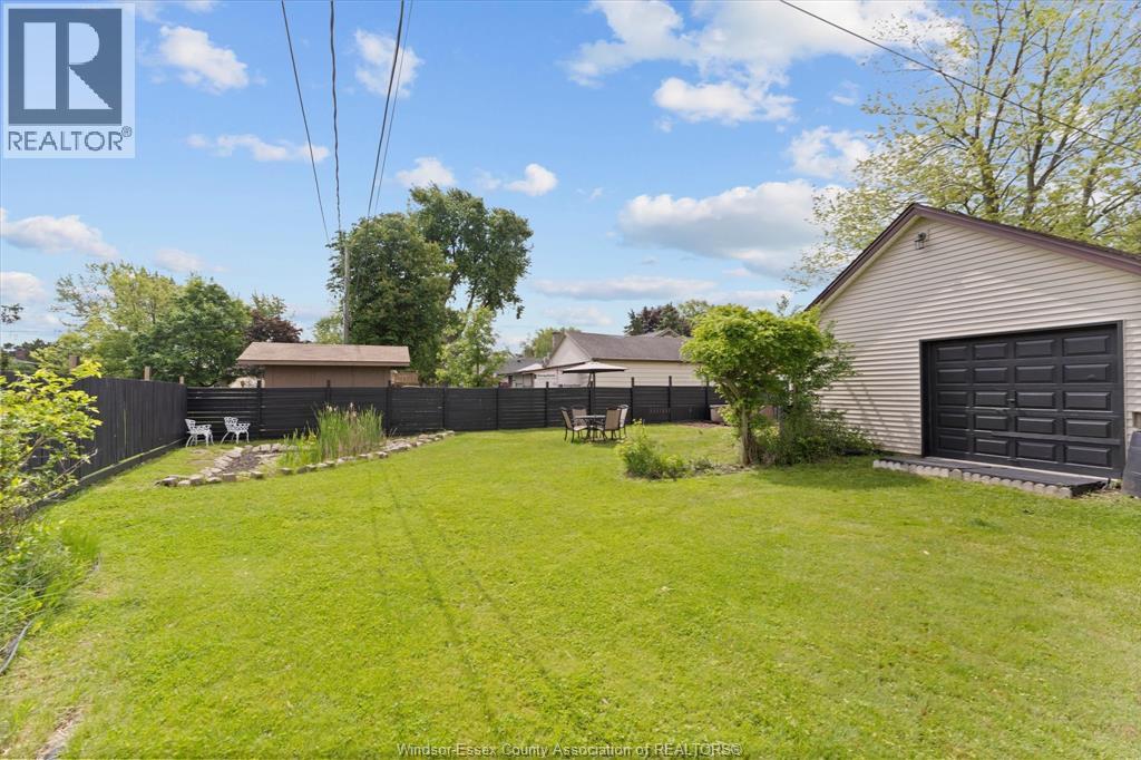Photo 17 of 297 Talbot South, Essex ON