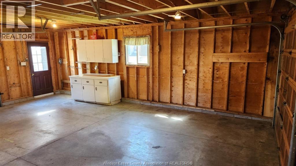 Photo 48 of 297 Talbot South, Essex ON