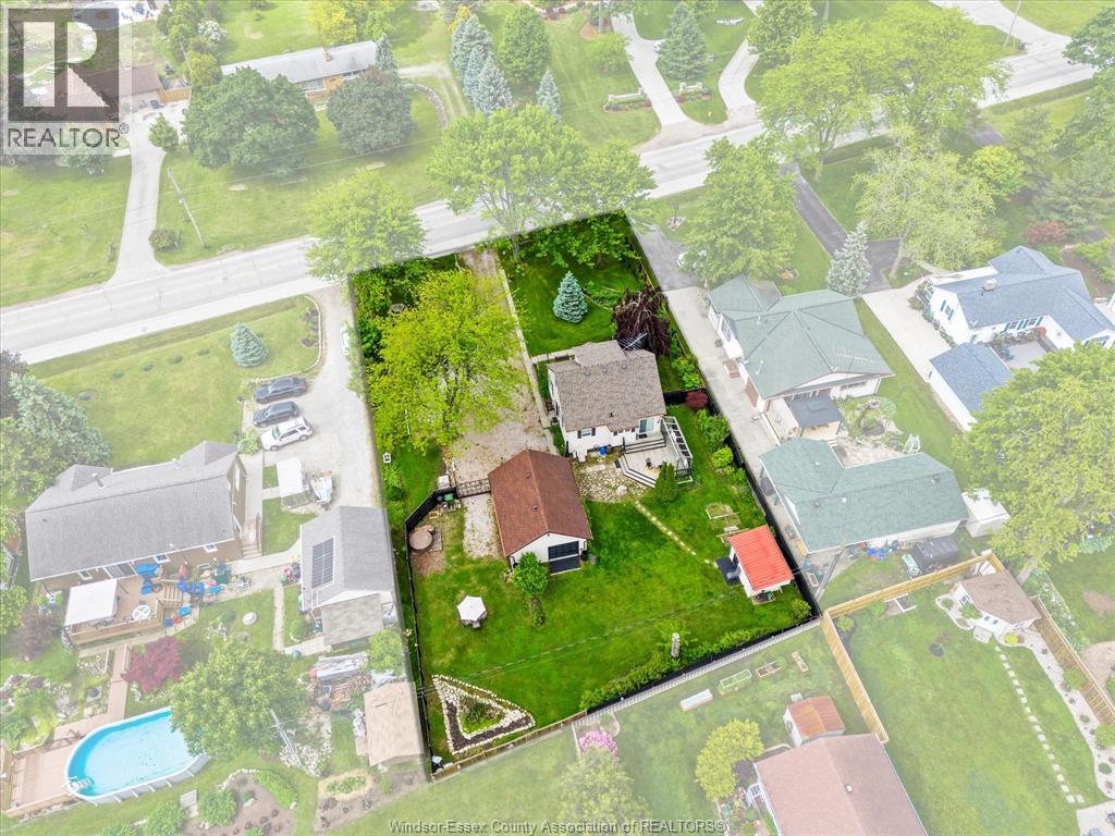 Photo 38 of 297 Talbot South, Essex ON