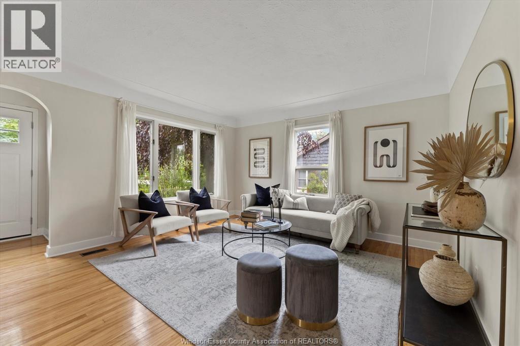 Photo 12 of 297 Talbot South, Essex ON