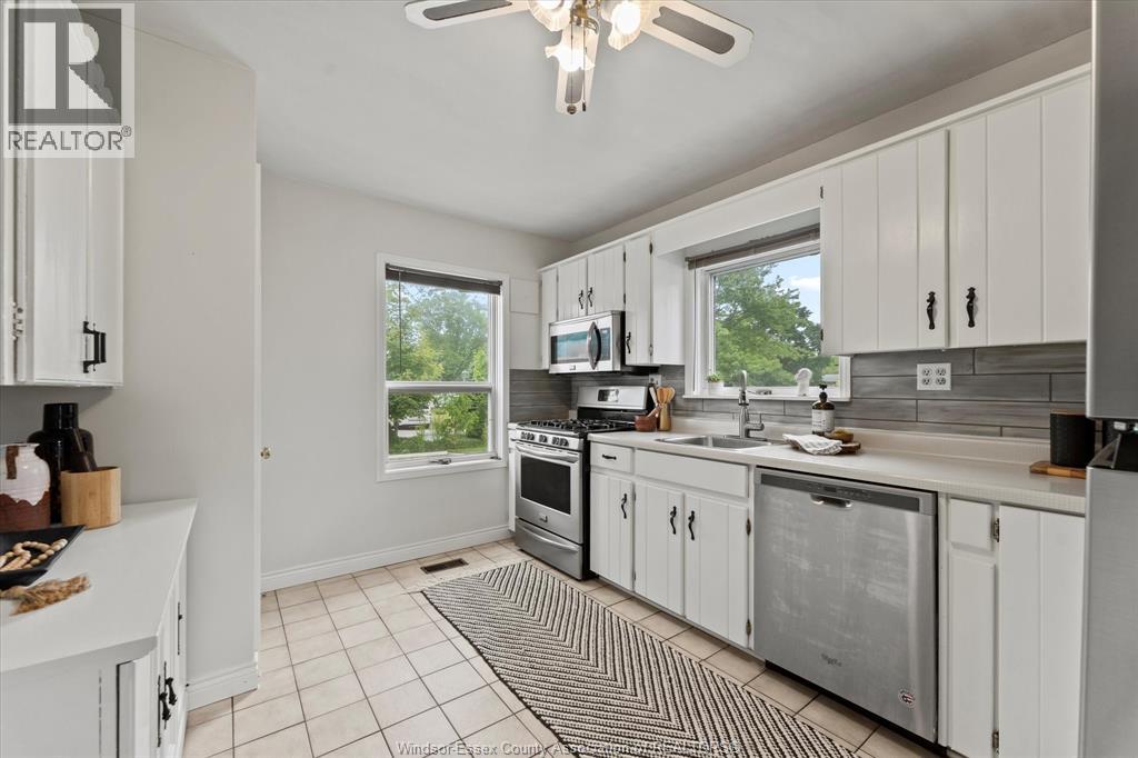Photo 44 of 297 Talbot South, Essex ON