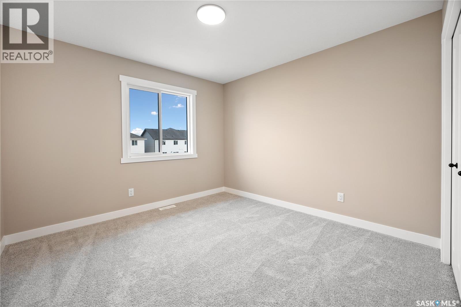 Photo 12 of 276 Froese Crescent, Warman SK