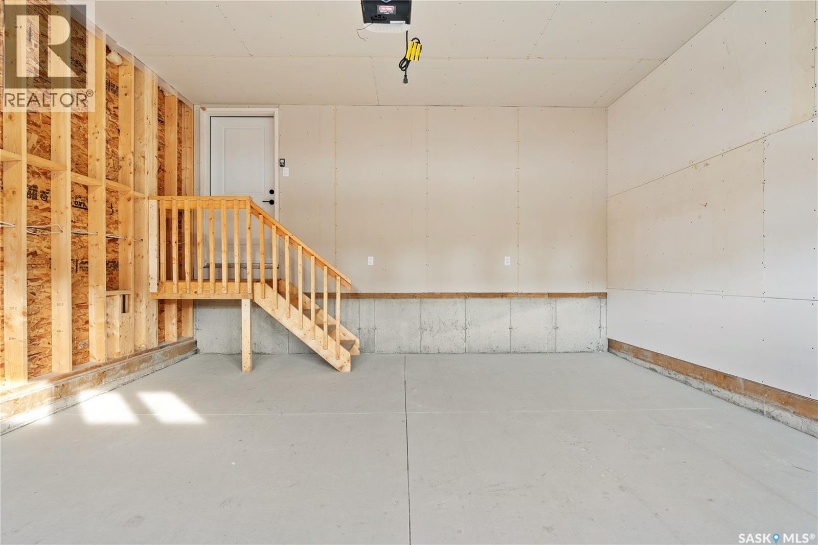 Photo 27 of 276 Froese Crescent, Warman SK
