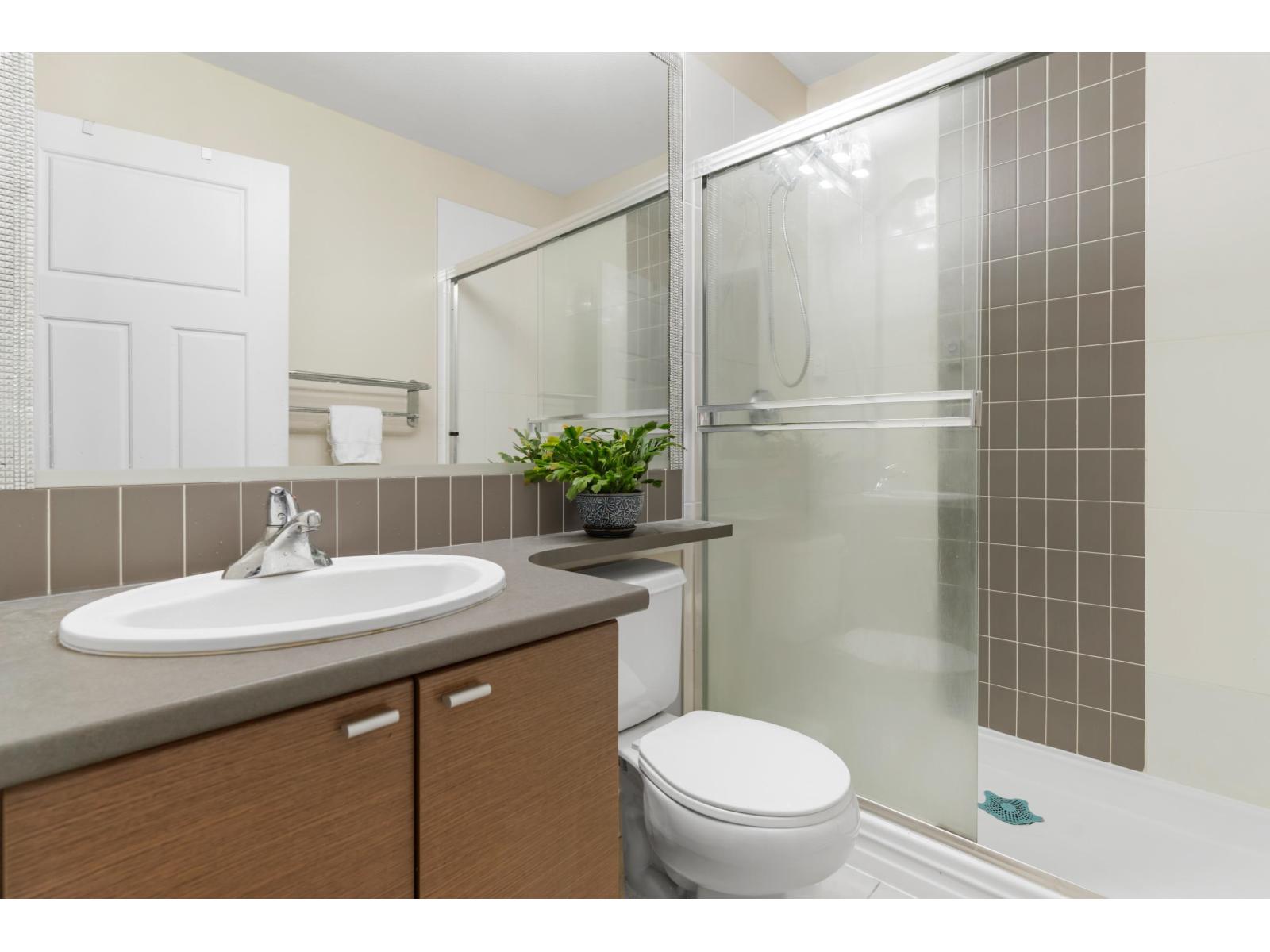 Photo 22 of 5 15833 26th Avenue, White Rock BC
