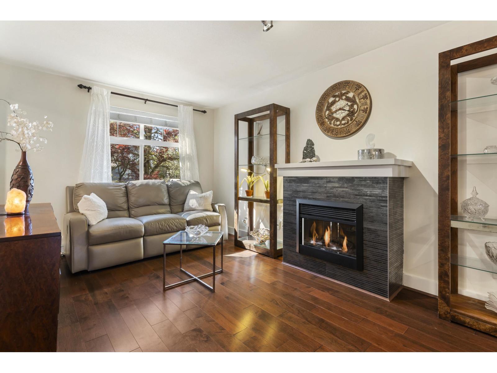 Photo 4 of 5 15833 26th Avenue, White Rock BC