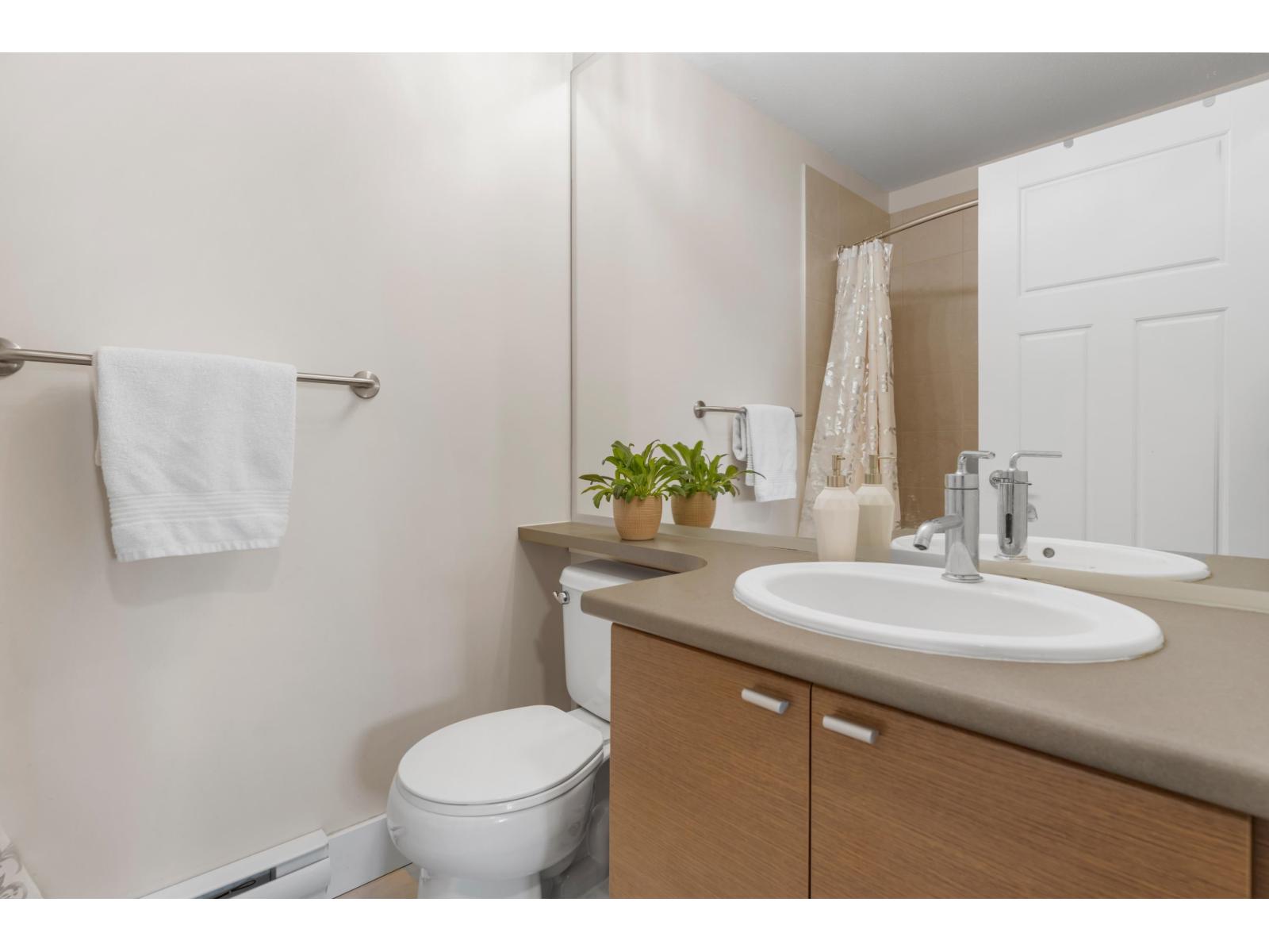 Photo 18 of 5 15833 26th Avenue, White Rock BC