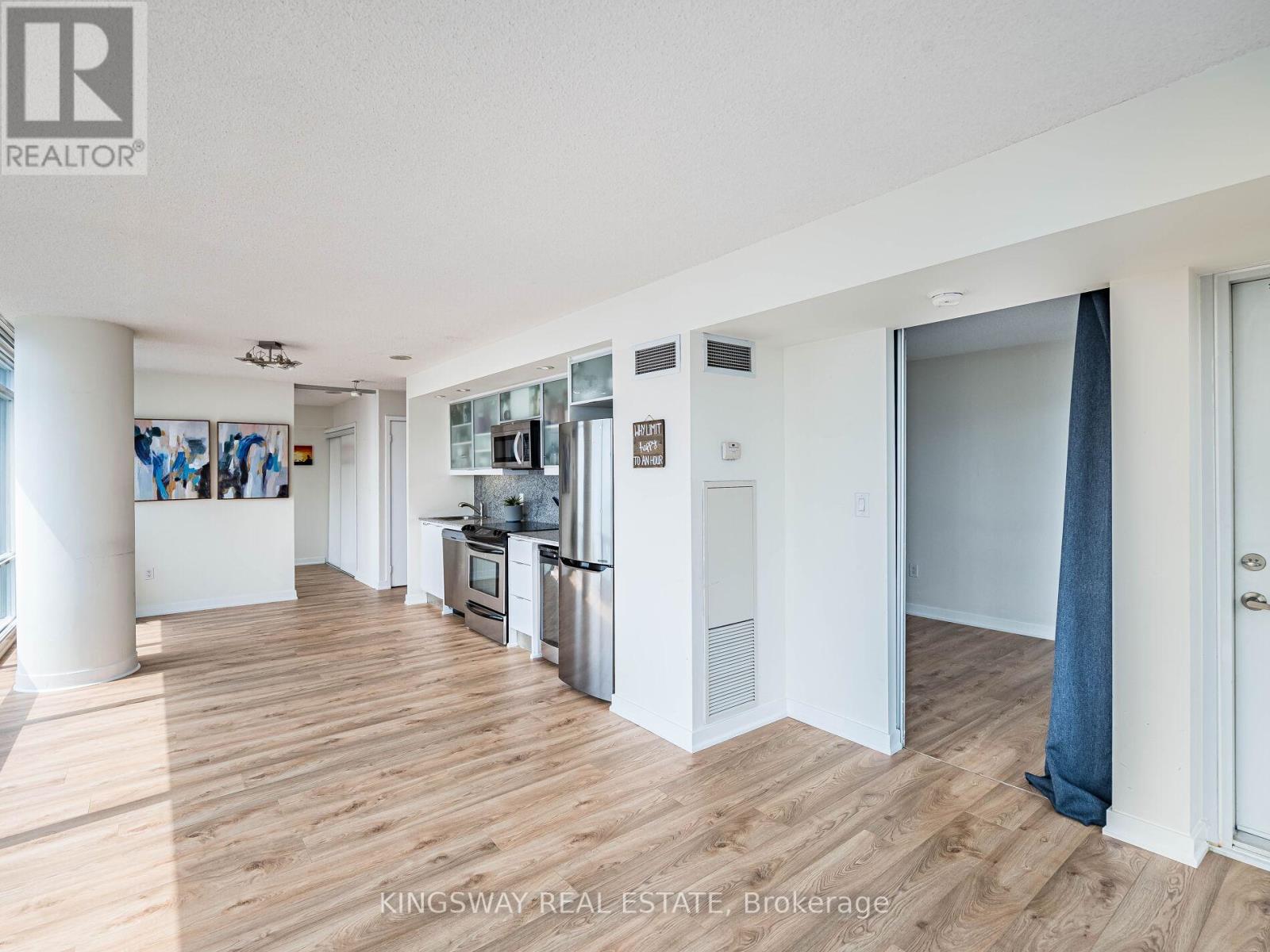 Photo 11 of 4206 25 Telegram Mews, Toronto ON