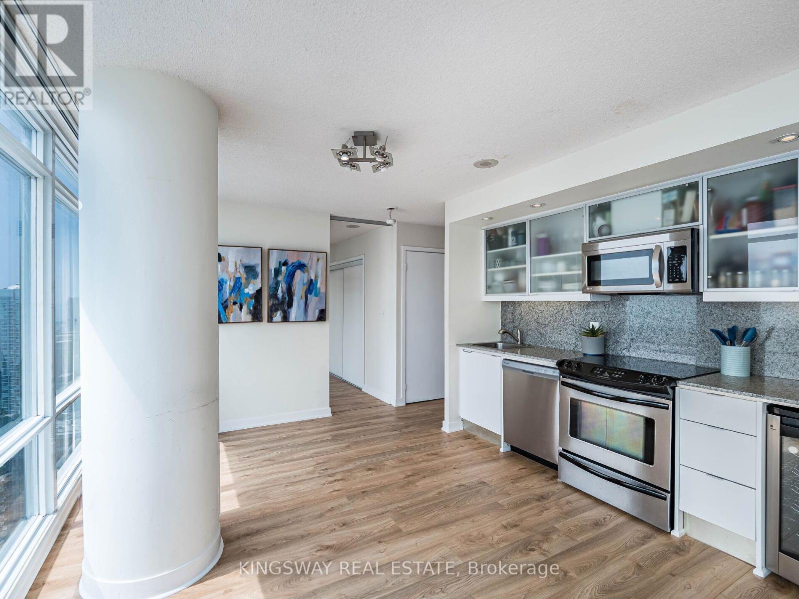 Photo 14 of 4206 25 Telegram Mews, Toronto ON