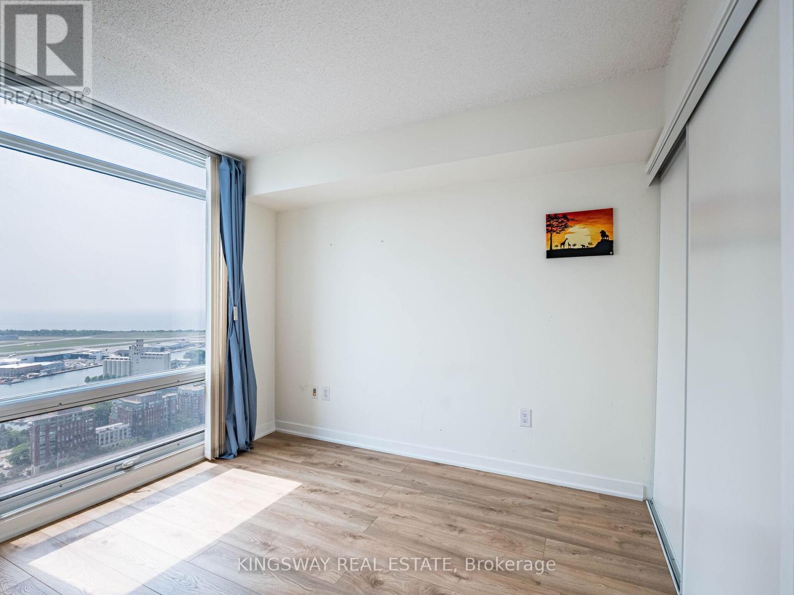 Photo 17 of 4206 25 Telegram Mews, Toronto ON