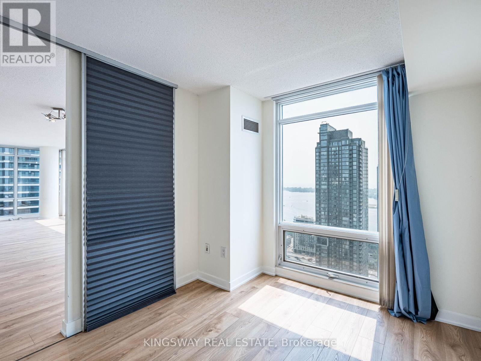 Photo 18 of 4206 25 Telegram Mews, Toronto ON