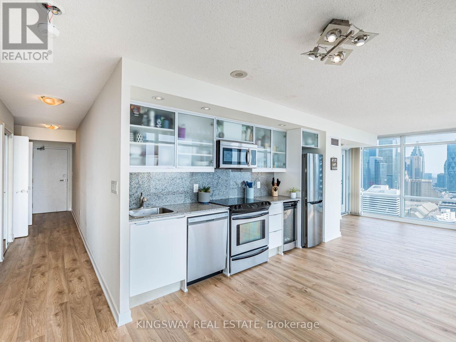 Photo 4 of 4206 25 Telegram Mews, Toronto ON