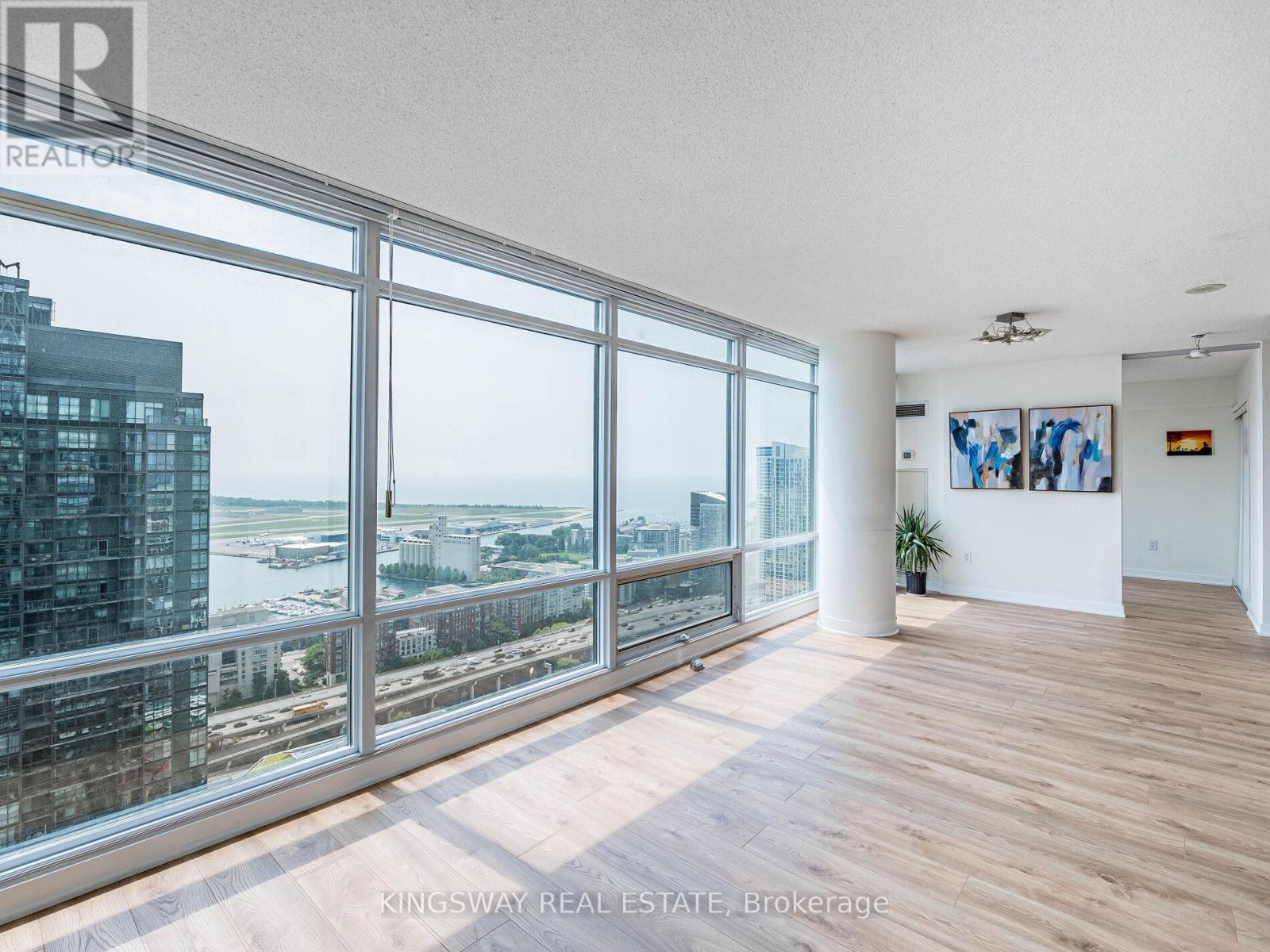 Photo 5 of 4206 25 Telegram Mews, Toronto ON