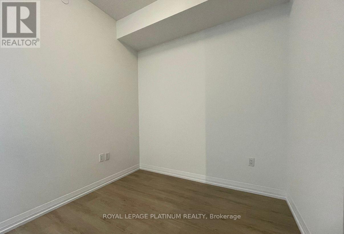 Photo 4 of 1105 25 Holly Street, Toronto ON