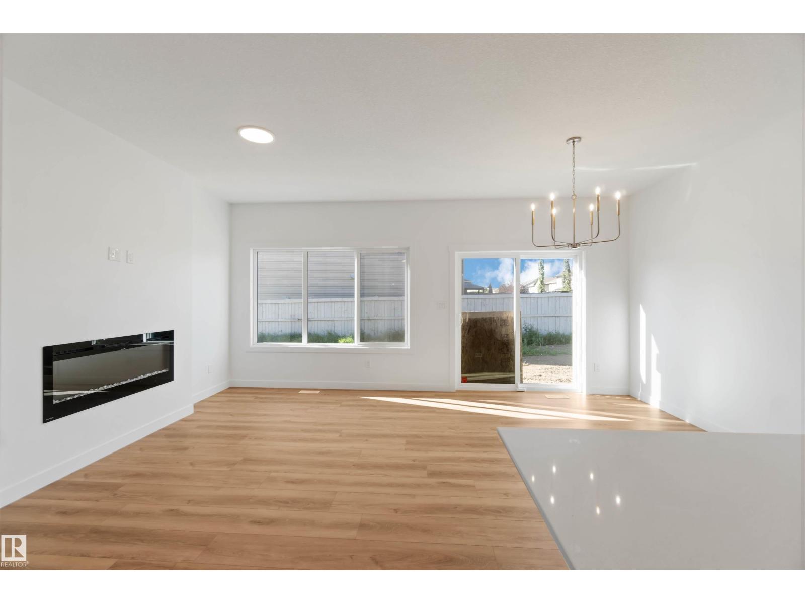 Photo 10 of 8511 181 Av Nw, Edmonton AB