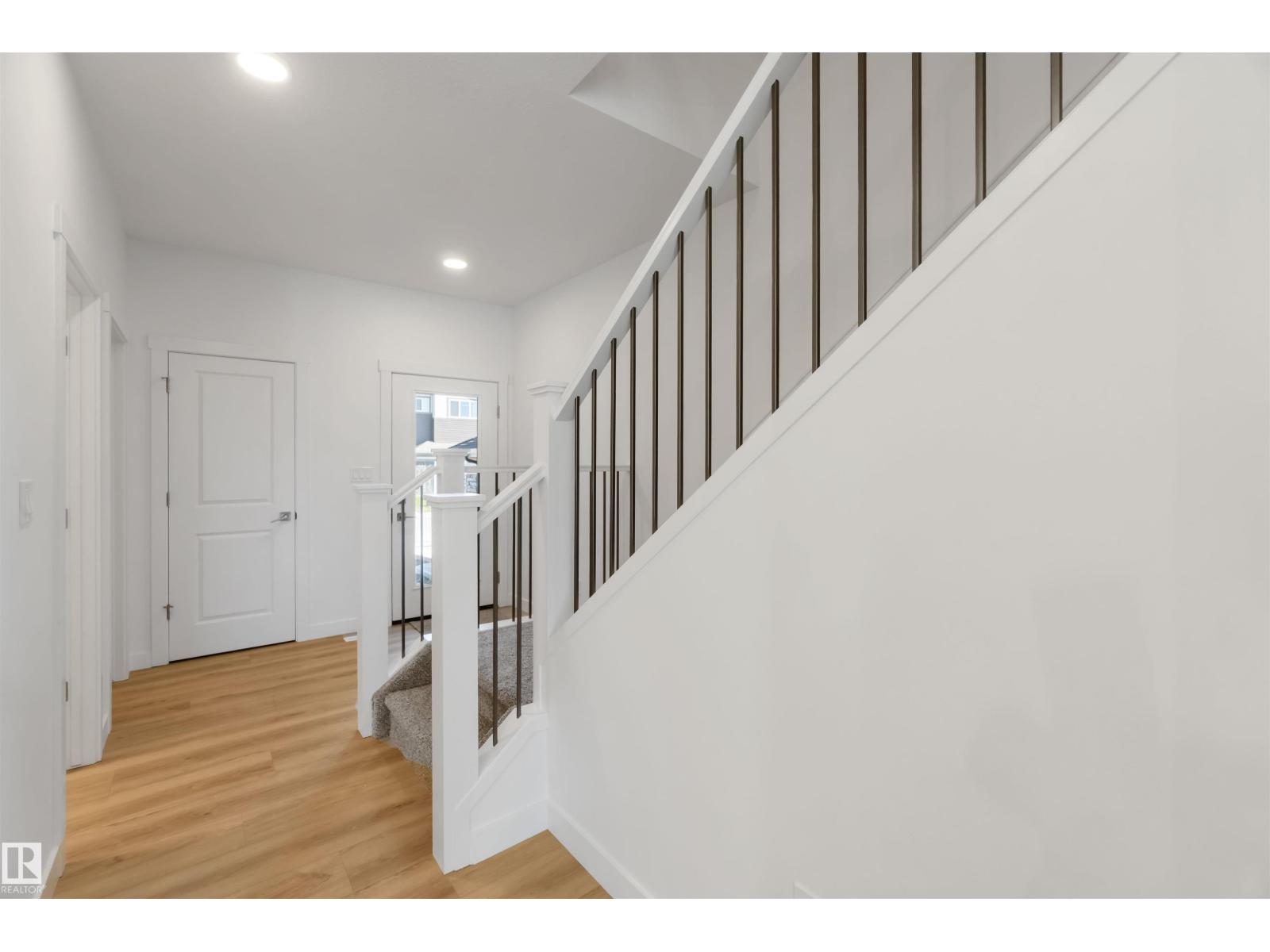 Photo 12 of 8511 181 Av Nw, Edmonton AB