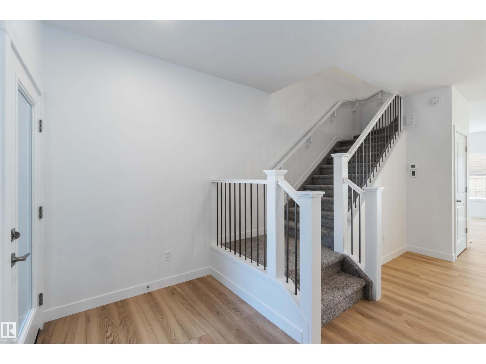 Photo 4 of 8511 181 Av Nw, Edmonton AB