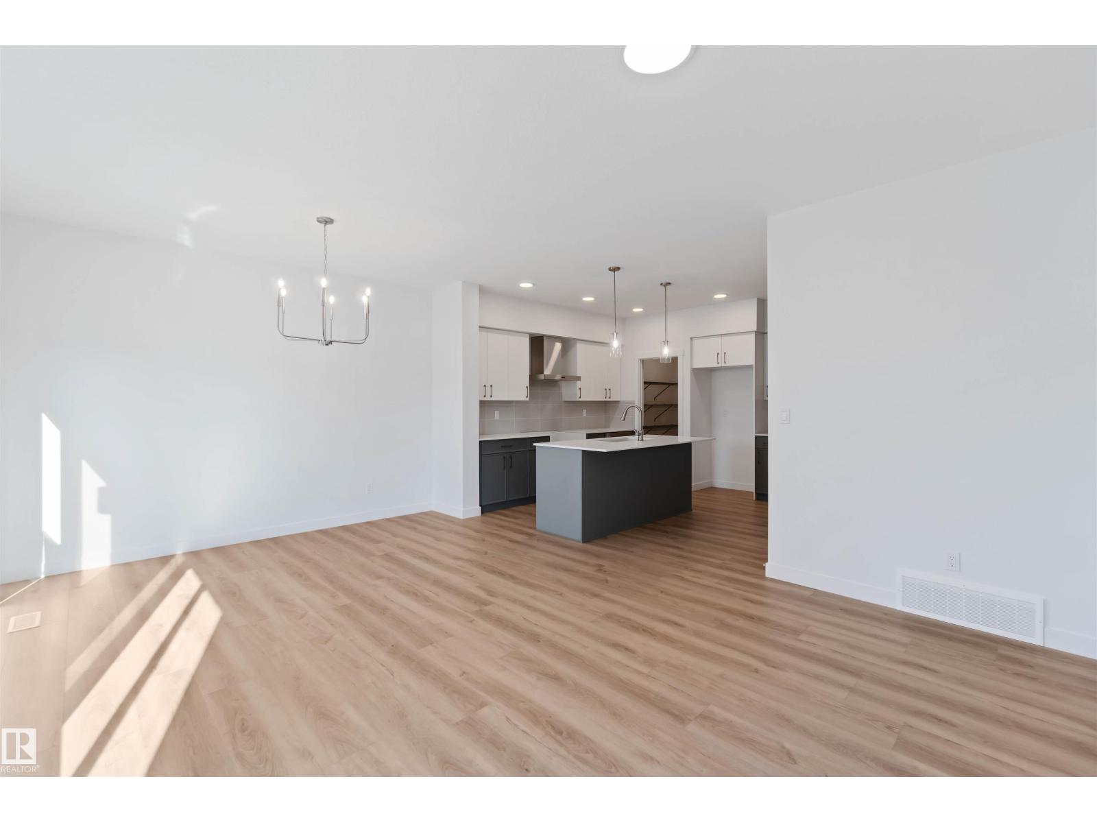Photo 8 of 8511 181 Av Nw, Edmonton AB