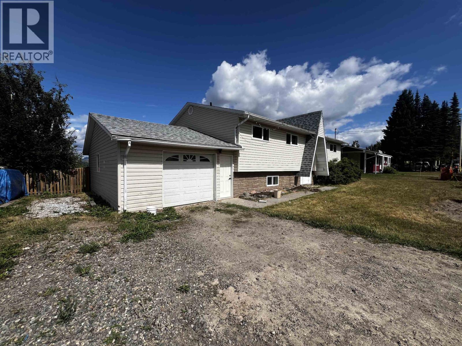 525 TUNASA DRIVE, Fraser Lake