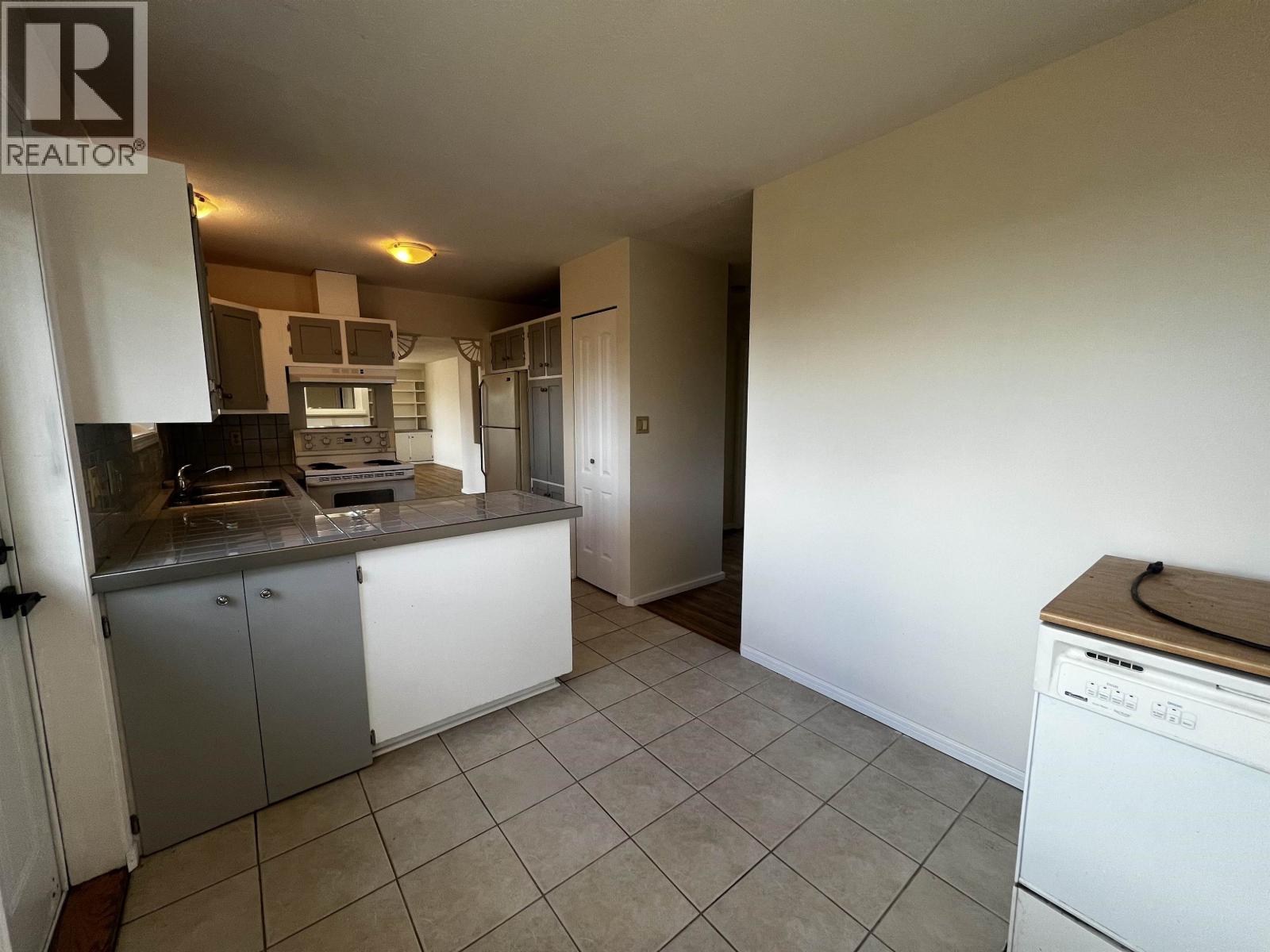 525 TUNASA DRIVE, Fraser Lake