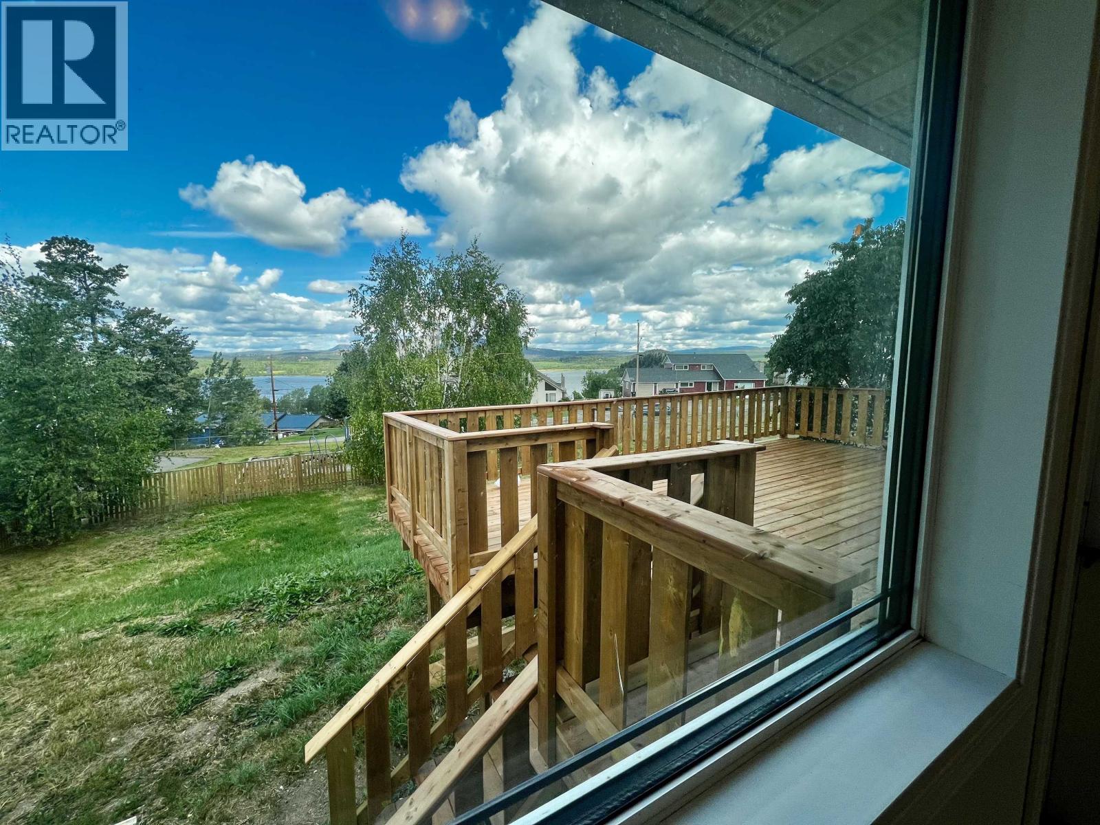 525 TUNASA DRIVE, Fraser Lake