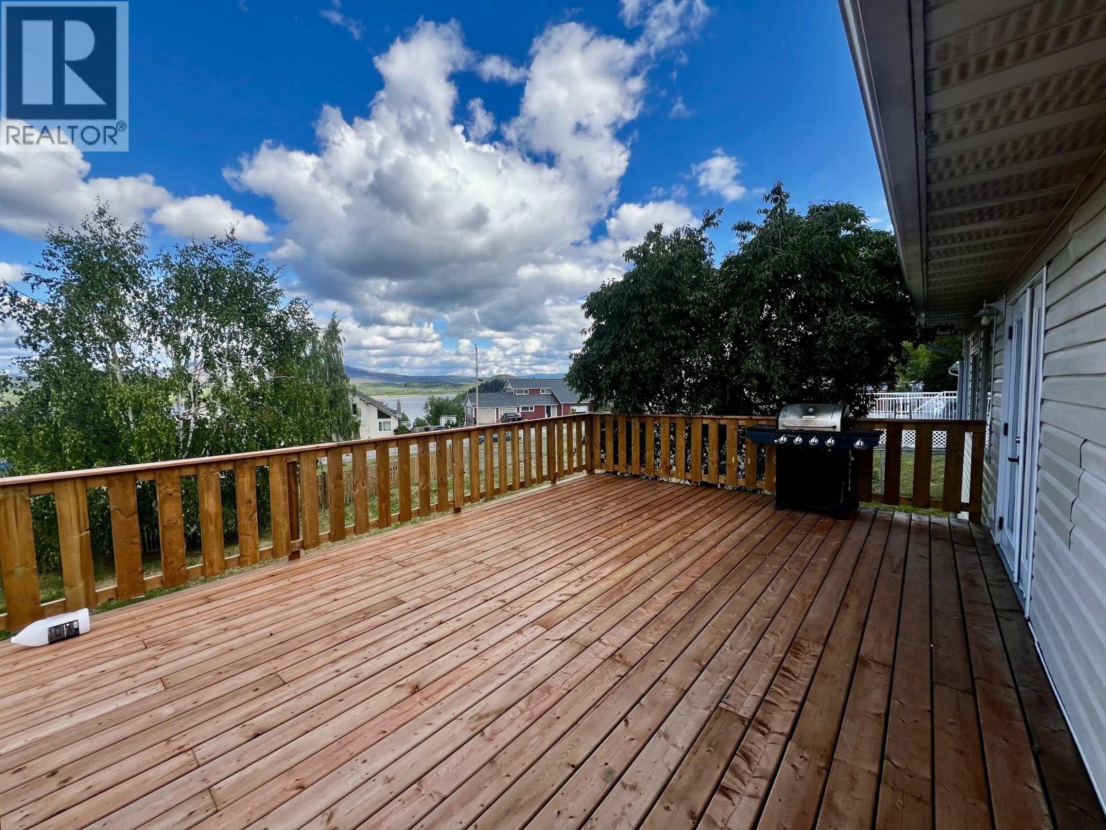 525 TUNASA DRIVE, Fraser Lake