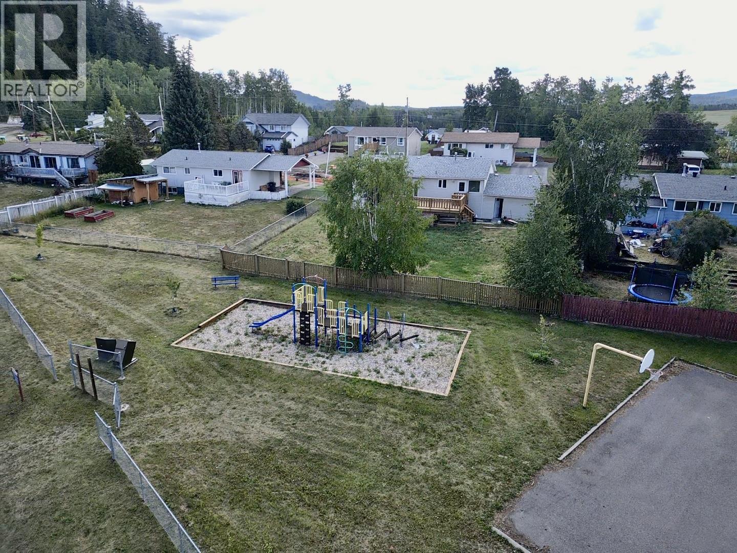 525 TUNASA DRIVE, Fraser Lake
