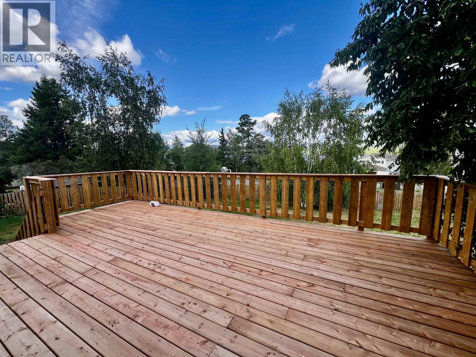 525 TUNASA DRIVE, Fraser Lake