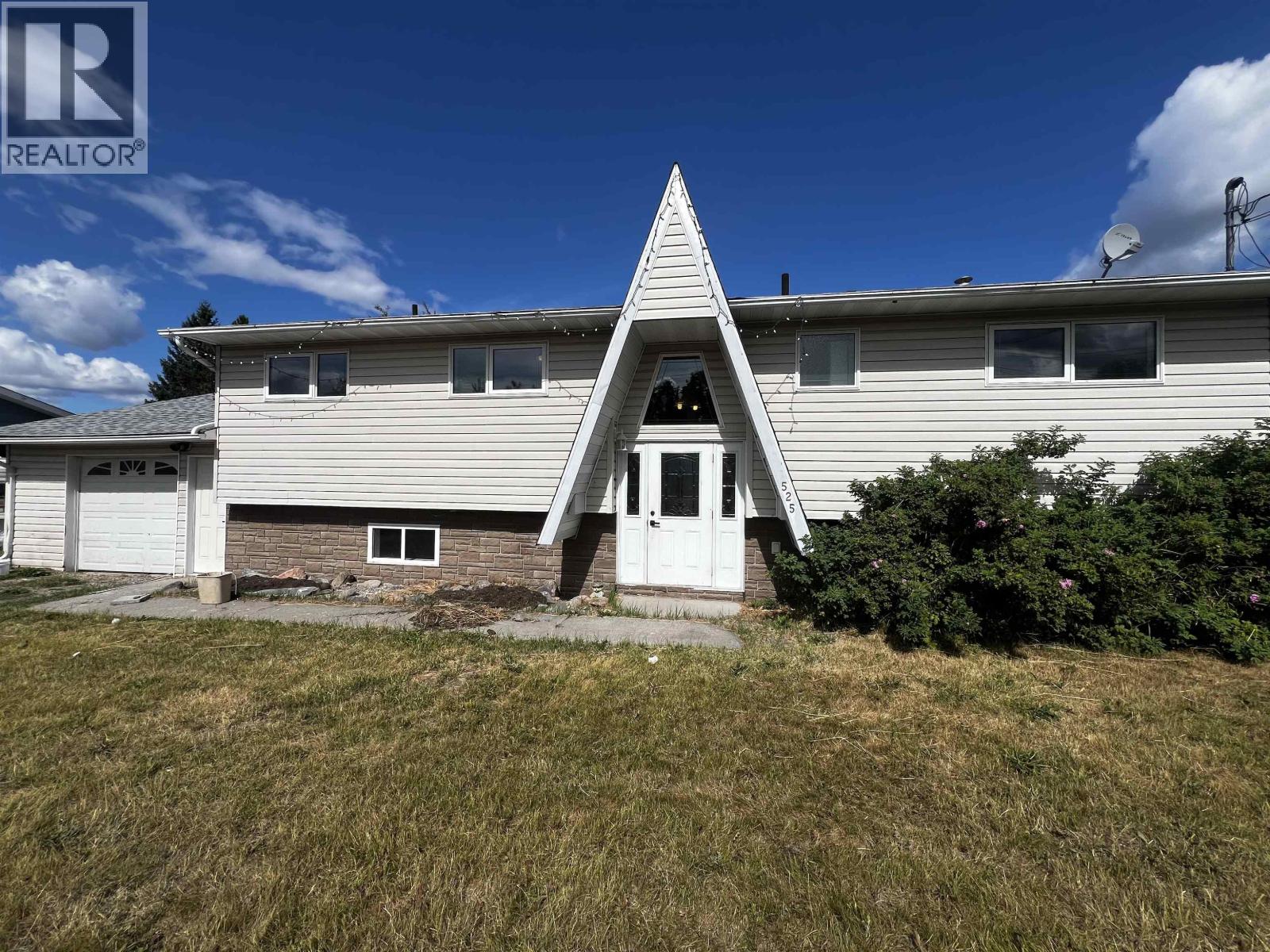 525 TUNASA DRIVE, Fraser Lake