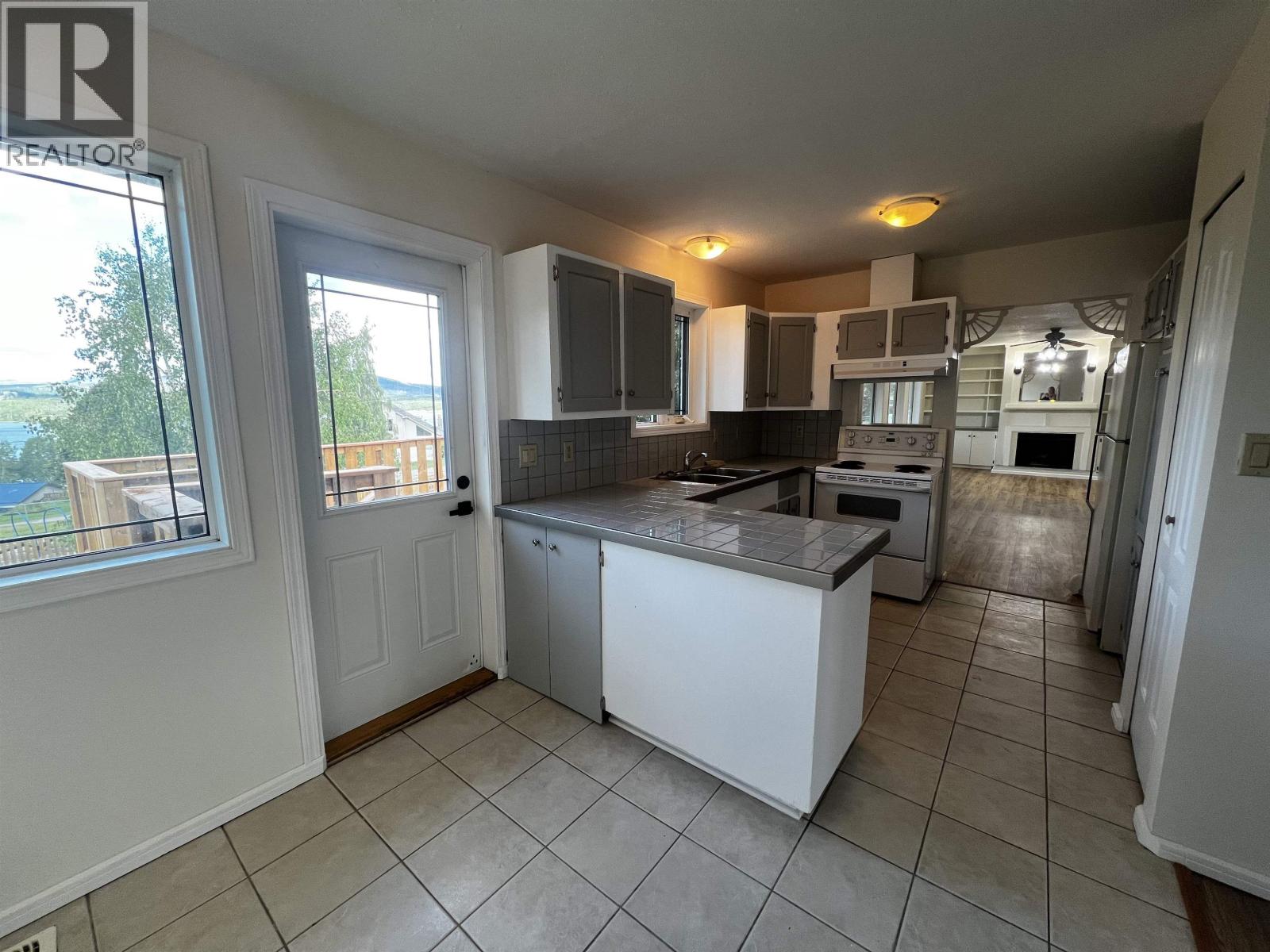 525 TUNASA DRIVE, Fraser Lake