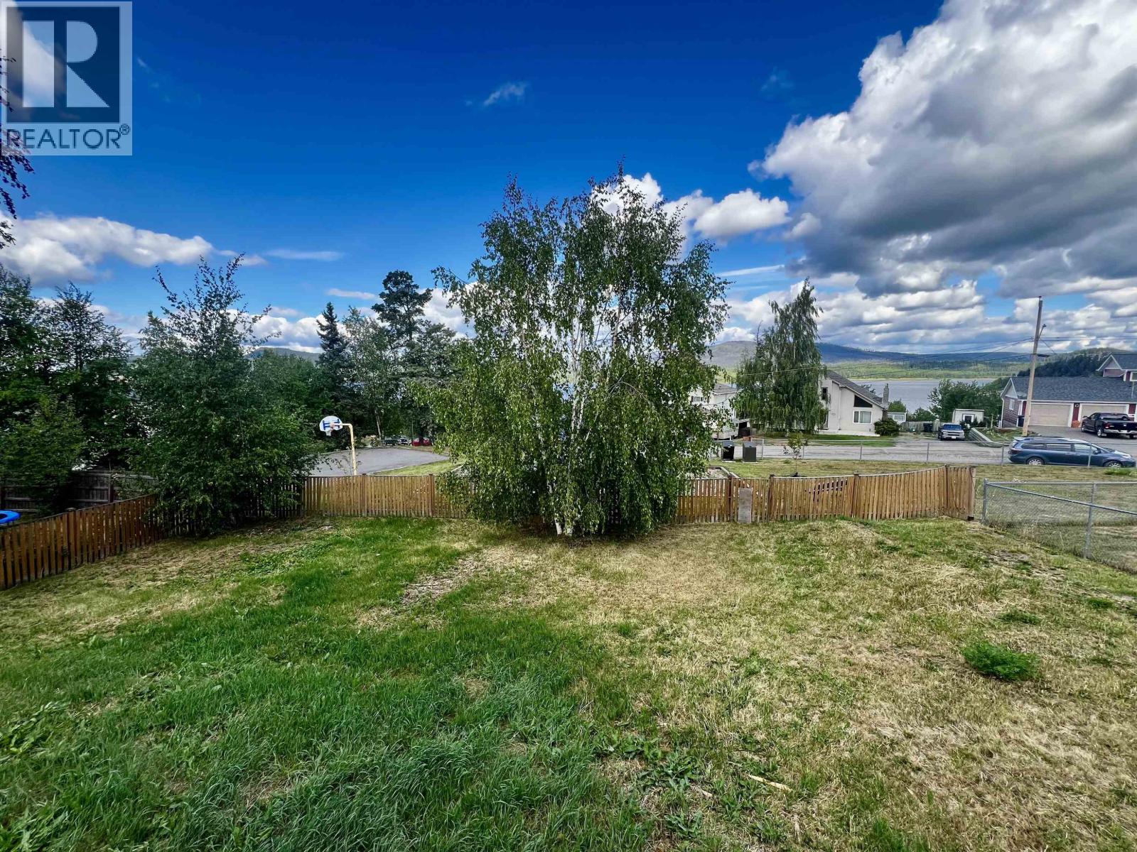 525 TUNASA DRIVE, Fraser Lake