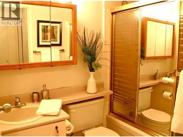 Photo 7 of 402 1050 Broughton Street, Vancouver BC
