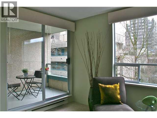 Photo 3 of 402 1050 Broughton Street, Vancouver BC
