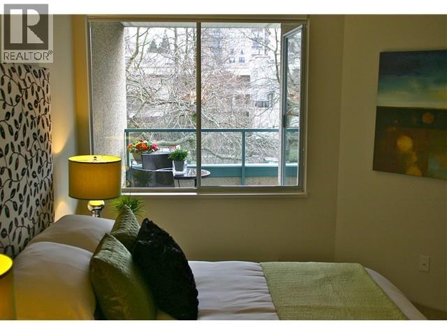 Photo 6 of 402 1050 Broughton Street, Vancouver BC