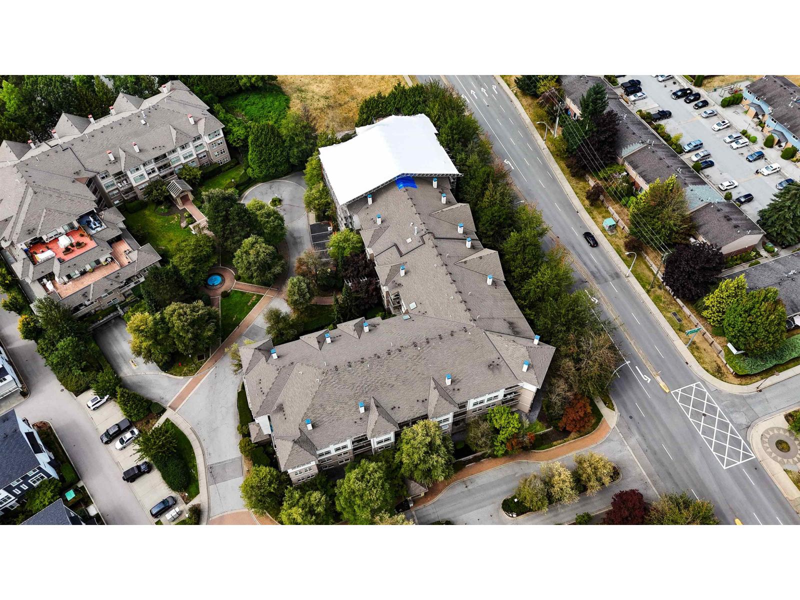 Photo 1 of 307 15210 Guildford Drive, Surrey BC
