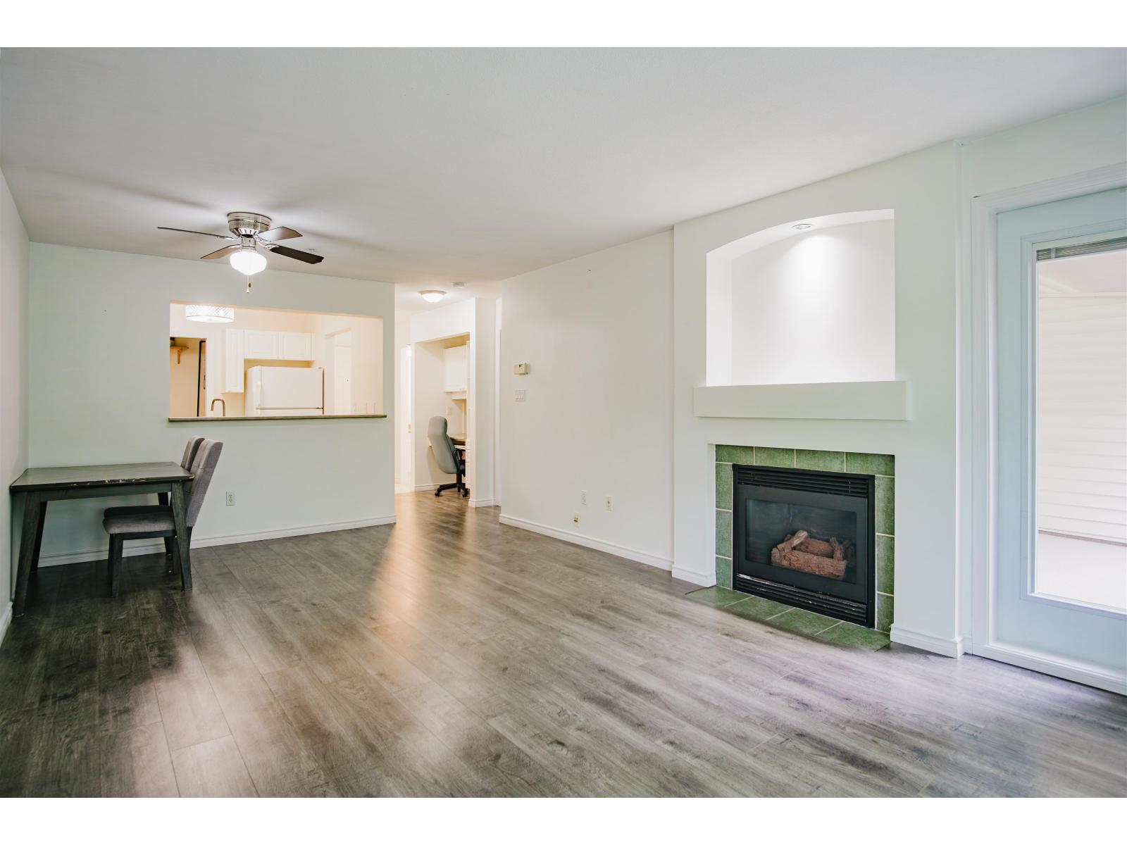 Photo 6 of 307 15210 Guildford Drive, Surrey BC